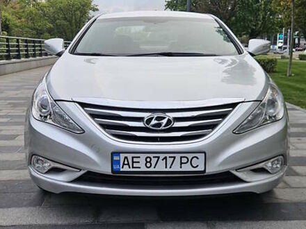 Сірий Хендай Соната, об'ємом двигуна 2 л та пробігом 179 тис. км за 8500 $, фото 1 на Automoto.ua