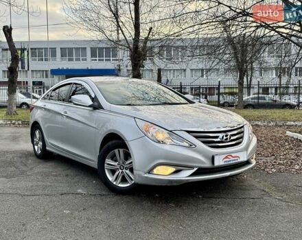 Серый Хендай Соната, объемом двигателя 2 л и пробегом 184 тыс. км за 6990 $, фото 1 на Automoto.ua