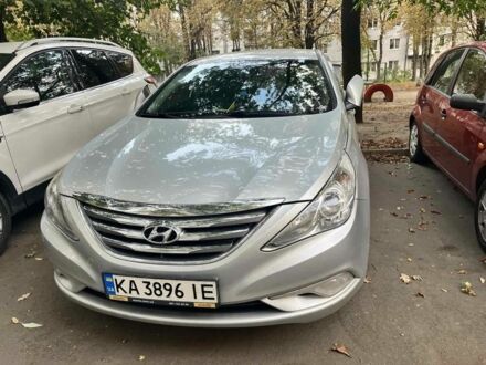 Сірий Хендай Соната, об'ємом двигуна 2 л та пробігом 249 тис. км за 7800 $, фото 1 на Automoto.ua