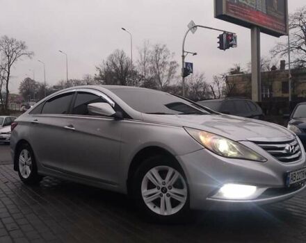 Серый Хендай Соната, объемом двигателя 2 л и пробегом 350 тыс. км за 8500 $, фото 1 на Automoto.ua
