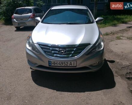 Серый Хендай Соната, объемом двигателя 2.4 л и пробегом 150 тыс. км за 8100 $, фото 1 на Automoto.ua