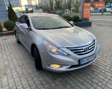 Серый Хендай Соната, объемом двигателя 2 л и пробегом 323 тыс. км за 7700 $, фото 1 на Automoto.ua