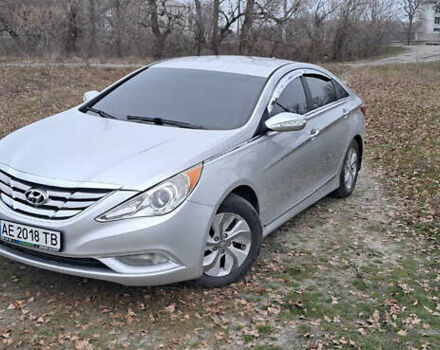 Серый Хендай Соната, объемом двигателя 2.36 л и пробегом 326 тыс. км за 7800 $, фото 1 на Automoto.ua