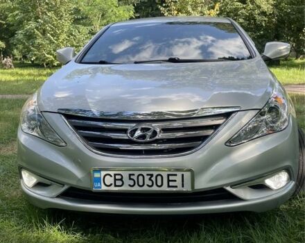 Сірий Хендай Соната, об'ємом двигуна 2 л та пробігом 240 тис. км за 7999 $, фото 1 на Automoto.ua