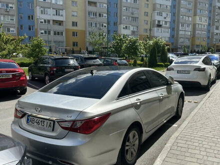 Хендай Соната 2013 у Вінниці на Automoto.ua Сірий Хендай Соната, об'ємом двигуна 2 л та пробігом 387 тис. км за 7500 $, фото 1 на Automoto.ua