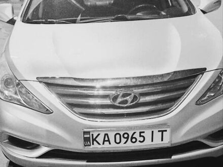 Серый Хендай Соната, объемом двигателя 2 л и пробегом 320 тыс. км за 7500 $, фото 1 на Automoto.ua