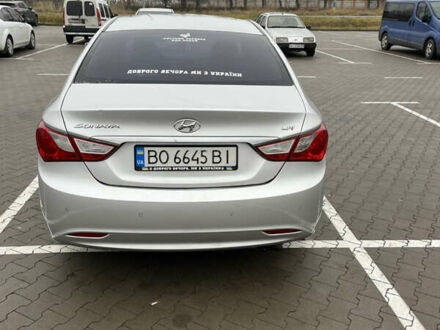 Сірий Хендай Соната, об'ємом двигуна 2 л та пробігом 595 тис. км за 8000 $, фото 1 на Automoto.ua