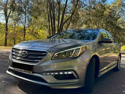 Серый Хендай Соната, объемом двигателя 2 л и пробегом 130 тыс. км за 11500 $, фото 1 на Automoto.ua