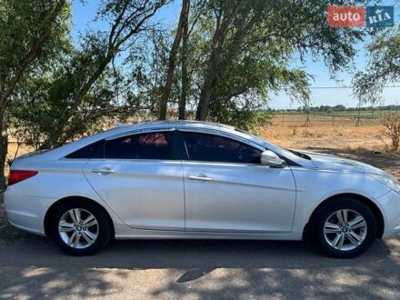 Серый Хендай Соната, объемом двигателя 2 л и пробегом 304 тыс. км за 8000 $, фото 1 на Automoto.ua