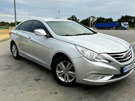 Сірий Хендай Соната, об'ємом двигуна 2 л та пробігом 356 тис. км за 7900 $, фото 1 на Automoto.ua