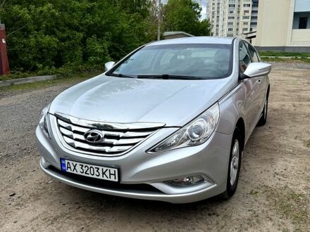 Хендай Соната 2014 в Харькове на Automoto.ua Серый Хендай Соната, объемом двигателя 2 л и пробегом 256 тыс. км за 7850 $, фото 1 на Automoto.ua