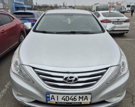 Серый Хендай Соната, объемом двигателя 2 л и пробегом 246 тыс. км за 6800 $, фото 1 на Automoto.ua