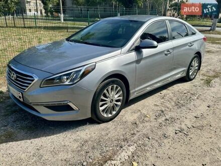 Сірий Хендай Соната, об'ємом двигуна 2.36 л та пробігом 127 тис. км за 13000 $, фото 1 на Automoto.ua