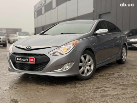 Серый Хендай Соната, объемом двигателя 2.4 л и пробегом 171 тыс. км за 9640 $, фото 1 на Automoto.ua