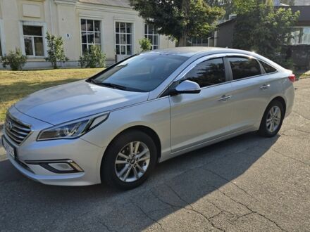 Серый Хендай Соната, объемом двигателя 2 л и пробегом 180 тыс. км за 10500 $, фото 1 на Automoto.ua