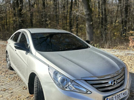 Серый Хендай Соната, объемом двигателя 2 л и пробегом 231 тыс. км за 9500 $, фото 1 на Automoto.ua