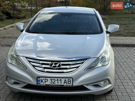 Сірий Хендай Соната, об'ємом двигуна 2 л та пробігом 222 тис. км за 6999 $, фото 1 на Automoto.ua