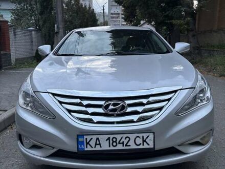 Хендай Соната 2014 в Киеве на Automoto.ua Серый Хендай Соната, объемом двигателя 2 л и пробегом 476 тыс. км за 7900 $, фото 1 на Automoto.ua