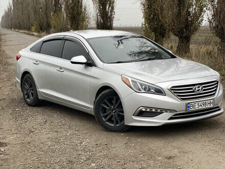 Сірий Хендай Соната, об'ємом двигуна 2.36 л та пробігом 135 тис. км за 10400 $, фото 1 на Automoto.ua