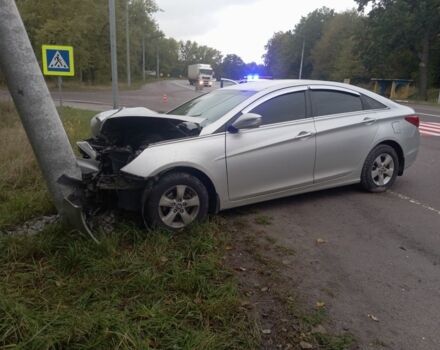 Сірий Хендай Соната, об'ємом двигуна 2 л та пробігом 250 тис. км за 3500 $, фото 1 на Automoto.ua