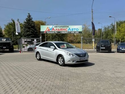 Сірий Хендай Соната, об'ємом двигуна 2 л та пробігом 281 тис. км за 6500 $, фото 1 на Automoto.ua