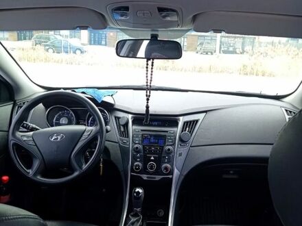 Хендай Соната 2014 в Вышгороде на Automoto.ua Серый Хендай Соната, объемом двигателя 2 л и пробегом 590 тыс. км за 8200 $, фото 1 на Automoto.ua