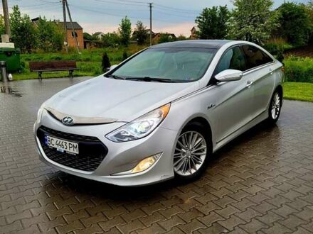 Хендай Соната 2014 в Львове на Automoto.ua Серый Хендай Соната, объемом двигателя 2.4 л и пробегом 247 тыс. км за 9599 $, фото 1 на Automoto.ua