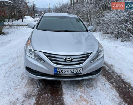 Сірий Хендай Соната, об'ємом двигуна 2.36 л та пробігом 210 тис. км за 9000 $, фото 1 на Automoto.ua