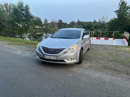 Хендай Соната 2014 у Житомирі на Automoto.ua Сірий Хендай Соната, об'ємом двигуна 2 л та пробігом 270 тис. км за 6500 $, фото 1 на Automoto.ua