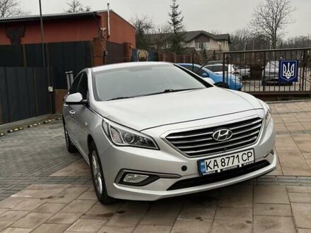 Серый Хендай Соната, объемом двигателя 2 л и пробегом 405 тыс. км за 7999 $, фото 1 на Automoto.ua