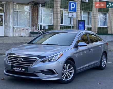 Сірий Хендай Соната, об'ємом двигуна 2.36 л та пробігом 178 тис. км за 11599 $, фото 1 на Automoto.ua