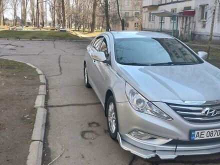 Хендай Соната 2015 в Покров (Орджоникидзе) на Automoto.ua Серый Хендай Соната, объемом двигателя 2 л и пробегом 400 тыс. км за 9000 $, фото 1 на Automoto.ua