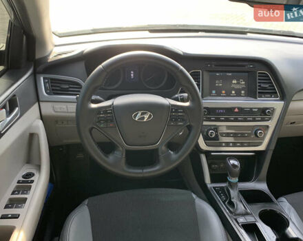 Хендай Соната 2015 в Львове на Automoto.ua Серый Хендай Соната, объемом двигателя 2.36 л и пробегом 40 тыс. км за 11800 $, фото 1 на Automoto.ua