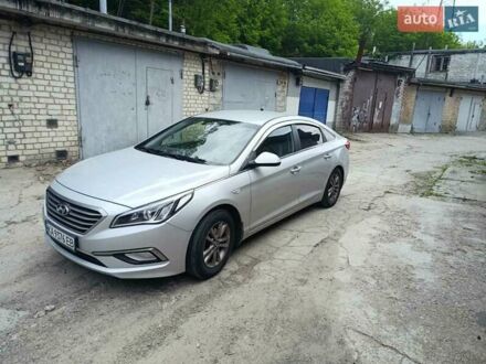Хендай Соната 2015 в Вышгороде на Automoto.ua Серый Хендай Соната, объемом двигателя 2 л и пробегом 286 тыс. км за 9300 $, фото 1 на Automoto.ua