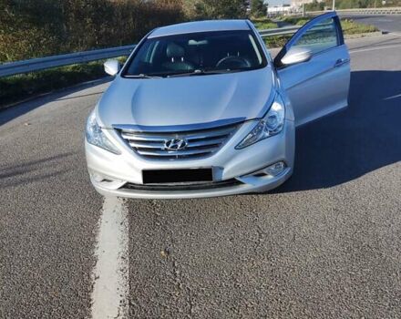 Хендай Соната 2015 в Львове на Automoto.ua Серый Хендай Соната, объемом двигателя 2 л и пробегом 276 тыс. км за 7800 $, фото 1 на Automoto.ua
