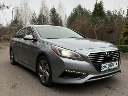 Сірий Хендай Соната, об'ємом двигуна 2 л та пробігом 200 тис. км за 13900 $, фото 1 на Automoto.ua