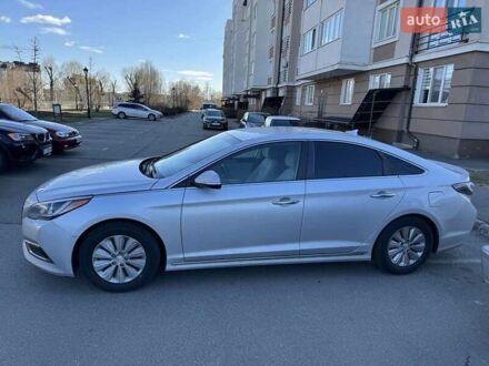 Сірий Хендай Соната, об'ємом двигуна 2 л та пробігом 190 тис. км за 14000 $, фото 1 на Automoto.ua