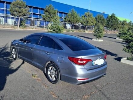 Сірий Хендай Соната, об'ємом двигуна 2 л та пробігом 220 тис. км за 9000 $, фото 1 на Automoto.ua