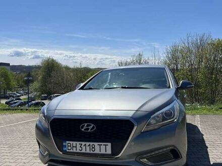 Хендай Соната 2016 у Києві на Automoto.ua Сірий Хендай Соната, об'ємом двигуна 2 л та пробігом 181 тис. км за 12600 $, фото 1 на Automoto.ua