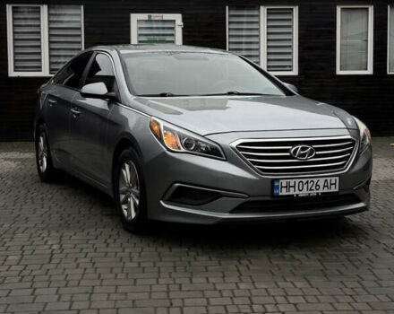 Сірий Хендай Соната, об'ємом двигуна 2.36 л та пробігом 100 тис. км за 8900 $, фото 1 на Automoto.ua
