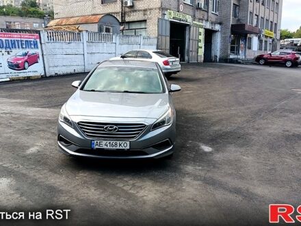 Сірий Хендай Соната, об'ємом двигуна 2.4 л та пробігом 190 тис. км за 10000 $, фото 1 на Automoto.ua