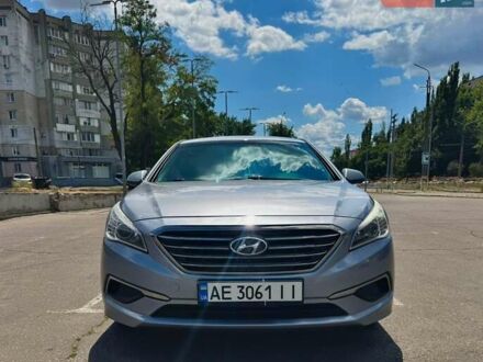 Сірий Хендай Соната, об'ємом двигуна 2.36 л та пробігом 116 тис. км за 11000 $, фото 1 на Automoto.ua