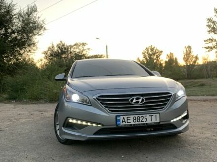 Серый Хендай Соната, объемом двигателя 2 л и пробегом 157 тыс. км за 10999 $, фото 1 на Automoto.ua