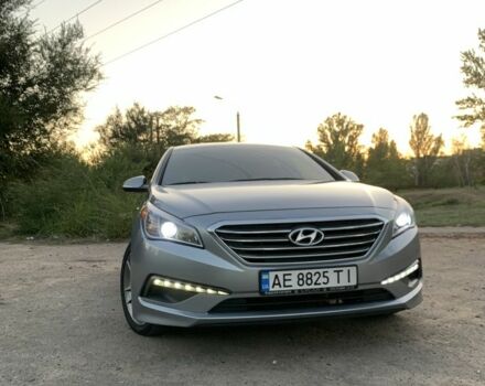 Сірий Хендай Соната, об'ємом двигуна 2 л та пробігом 157 тис. км за 10999 $, фото 1 на Automoto.ua