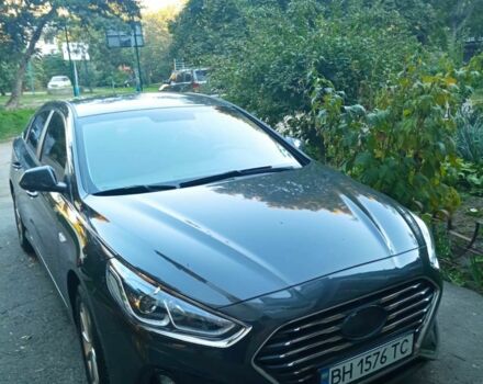 Сірий Хендай Соната, об'ємом двигуна 2 л та пробігом 201 тис. км за 14000 $, фото 1 на Automoto.ua