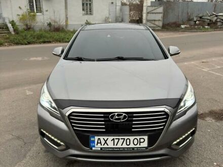 Серый Хендай Соната, объемом двигателя 2 л и пробегом 135 тыс. км за 14950 $, фото 1 на Automoto.ua