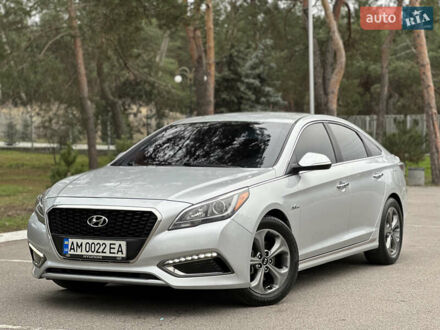 Сірий Хендай Соната, об'ємом двигуна 2 л та пробігом 151 тис. км за 13800 $, фото 1 на Automoto.ua