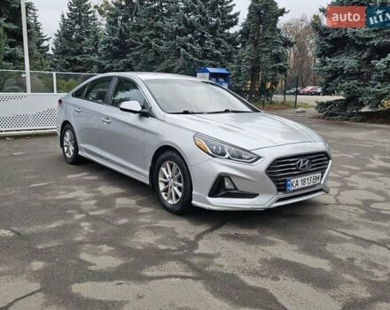 Сірий Хендай Соната, об'ємом двигуна 2.36 л та пробігом 130 тис. км за 9600 $, фото 1 на Automoto.ua