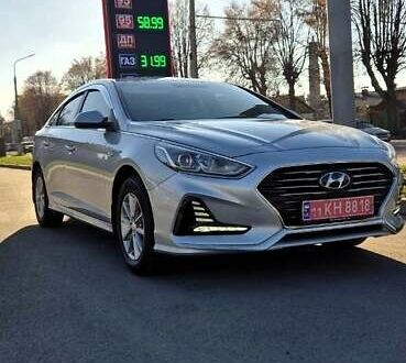 Серый Хендай Соната, объемом двигателя 2 л и пробегом 181 тыс. км за 14000 $, фото 1 на Automoto.ua