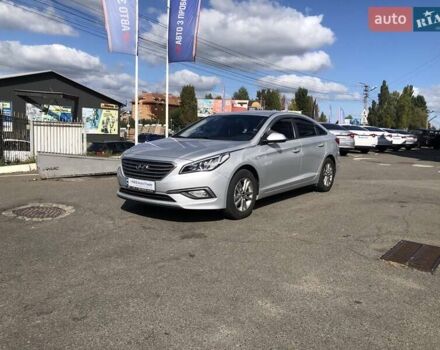 Сірий Хендай Соната, об'ємом двигуна 2 л та пробігом 253 тис. км за 11490 $, фото 1 на Automoto.ua